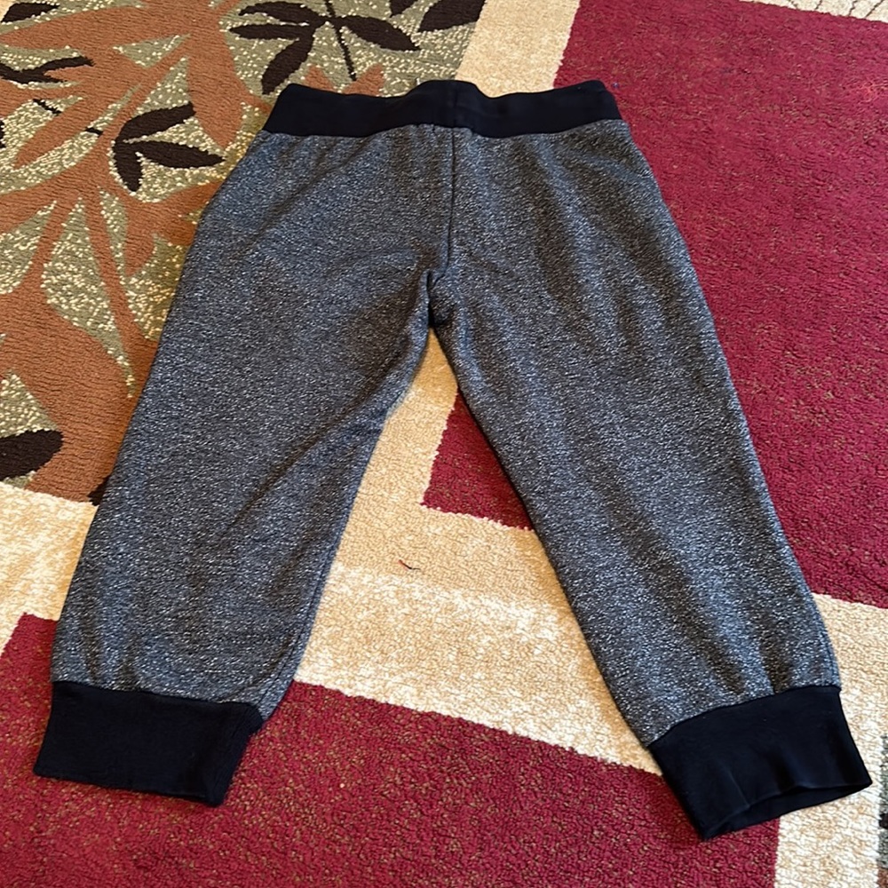 Guess Knee Length Trouser - Picture 5 of 7